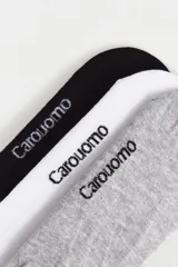 Pack de tres pares de medias invisibles tipo no show, en colores negro, gris y blanco. Presentan el logo de la marca estampado en la parte superior.