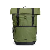 Mochila roll-up de 25 litros color verde oliva con base negra. Cuenta con cierre principal, sistema de cierre enrollable con hebillas, bolsillo frontal con cierre, bolsillos laterales elásticos, compartimento interno para notebook y panel trasero acolchado.