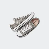 Championes Converse Chuck Taylor All Star de corte bajo con estampado de leopardo.