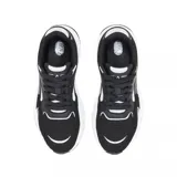 Championes deportivos EA7 Emporio Armani modelo Crusher Sonic Mix, color negro con detalles en blanco. Presentan una estructura combinada de malla y material sintético, con entresuela blanca gruesa y logo de la marca en el lateral y el talón.