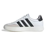 Championes Adidas Barreda blancos con detalles en negro, de estilo skate.