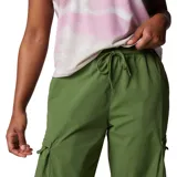 Pantalón cargo Columbia de corte holgado, color verde oliva. Presenta cintura elástica con cordón ajustable, bolsillos laterales y bolsillos cargo con cierre en los muslos. El dobladillo inferior cuenta con ajuste mediante ceñidor.
