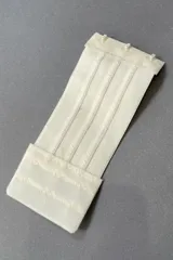 Extensor de contorno de soutien negro con tres ganchos, 15 cm de largo por 6 cm de ancho.