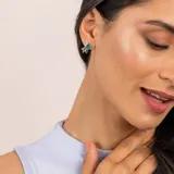 Aros de plata 925 con piedra rectangular de jade verde.