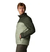 Campera acolchada Columbia modelo Silver Falls II, con diseño bicolor en tonos verde oscuro y verde claro. Cuenta con cierre frontal completo, cuello alto, bolsillos laterales con cierre y puños elásticos.