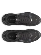 Championes de entrenamiento Under Armour modelo Reign XT, color negro con detalles en gris oscuro. Presentan una estructura superior de malla con refuerzos de TPU y entresuela UA HOVR™ de doble densidad para mayor estabilidad y amortiguación.