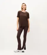 Remera deportiva Get Over de manga corta y cuello redondo, confeccionada en poliamida y elastano.