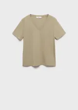 Camiseta verde claro de corte recto, con cuello en V y mangas cortas, confeccionada en 100% algodón orgánico.