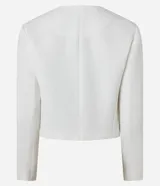 Chaqueta de manga larga confeccionada en tejido tweed color negro, con cuello redondo, cierre frontal mediante botones metalizados dorados y bolsillos frontales con solapa y botones a juego.