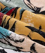 Remera de algodón con cuello redondo y mangas cortas. Presenta un estampado frontal con diseño de cómic de Wolverine de Marvel.
