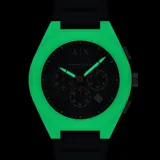 Reloj cronógrafo Armani Exchange modelo Sync con caja de 44 mm en tono gris mate, esfera negra con detalles en rojo y correa de silicona negra.