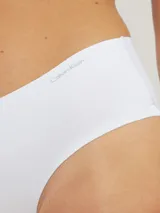 Bombacha hipster Calvin Klein de microfibra celeste, con cintura baja y bordes cortados a láser.