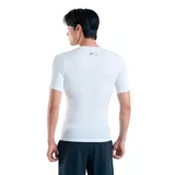Remera de compresión Under Armour HeatGear de manga corta, diseñada para entrenamiento de alto rendimiento. Presenta un ajuste ceñido al cuerpo, paneles de malla estratégicos para ventilación en axilas y espalda, y mangas raglán híbridas para mayor libertad de movimiento.