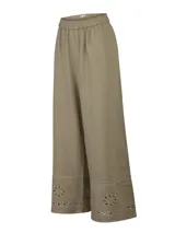 Pantalón ancho color verde militar, con cintura elástica y detalles de bordado inglés y calados en el ruedo.