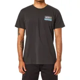 Remera de manga corta color negro con un pequeño parche estampado en el pecho izquierdo con temática de surf y olas.