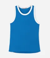 Blusa sin mangas color azul, con cuello redondo y bieses contrastantes en blanco en el cuello y las sisas. Confeccionada en viscosa certificada.