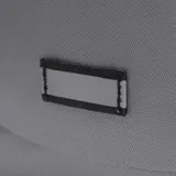 Mochila urbana color gris con detalles en negro, marca Caterpillar. Confeccionada en poliéster 600D con recubrimiento de poliuretano, cuenta con un compartimento principal acolchado para laptop de hasta 15.6 pulgadas, bolsillos laterales de malla y correas ajustables. Incluye elementos reflectantes y el logo de CAT en el frente.