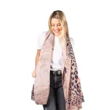 Pashmina de viscosa liviana con estampado floral multicolor y terminación de pompones decorativos en las puntas.