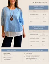Buzo azul marino con diseño calado de manga corta y corte oversize, acompañado por una musculosa blanca básica interior.
