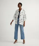 Blusa básica de manga corta y escote en V, color verde lima pálido.