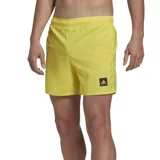 Short de baño amarillo de Adidas, con cintura elástica y logo en la pierna.