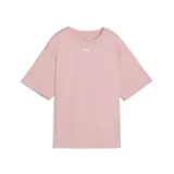 Remera deportiva Puma de corte relajado, color rosado, con cuello redondo y logo de la marca estampado en el centro del pecho.