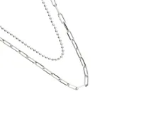 Collar de plata 925 con doble cadena, una de bolitas y otra de eslabones alargados.