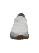 Sneaker slip-on de tejido transpirable en color gris, con diseño ergonómico, entresuela de EVA para amortiguación y suela de goma con tracción.