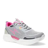 Championes deportivos Push modelo Hawai, de diseño moderno en color gris con detalles en fucsia y amarillo neón. Presentan una estructura de malla transpirable, cierre con cordones y una suela blanca con textura alveolar.