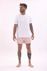 Short de baño color rosa pálido, con cordón de ajuste en la cintura.