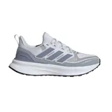 Championes de running Adidas modelo Ultrarun 5, de color gris claro con detalles en gris oscuro y blanco. Presentan un diseño técnico con malla transpirable, refuerzos laterales y suela con amortiguación.