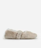 Pantufla cerrada tipo zapatilla con revestimiento de pelo sintético suave, ideal para uso doméstico.