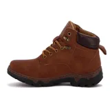 Bota acordonada color marrón claro, con suela de goma negra y logo de la marca en el lateral y la lengüeta.