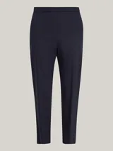 Pantalón tobillero azul marino de corte slim, confeccionado en mezcla de algodón elástico.