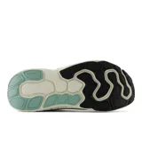 Championes de running New Balance Fresh Foam X Kaiha, color gris con detalles en negro y verde agua.