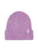 Gorro de lana tejido en punto canalé, color rosado jaspeado, con puño enrollado y etiqueta con logo de la marca en el frente.