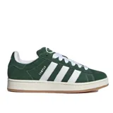 Championes Adidas Campus 00S de gamuza color verde con las tres tiras blancas y suela color caramelo.