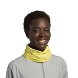Cuello tubular Buff Dryflx® color amarillo flúor con estampado de líneas horizontales negras.