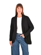 Saco abierto de tejido de punto color negro, con cuello solapa acanalado y mangas largas.