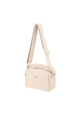 Bandolera de diseño compacto con doble compartimento principal con cierre. Presenta una correa ajustable con el logo de la marca grabado y un aplique metálico con el nombre de la marca en el frente.