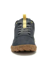 Championes Caterpillar modelo Hex Ready Lo, color azul marino con detalles en beige y amarillo. Confeccionados en cuero tipo nubuck y malla de nylon, cuentan con suela de goma dentada de alta tracción y amortiguación mejorada.