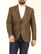 Saco sport marrón de gamuza ecológica con dos botones frontales y forro interno completo.