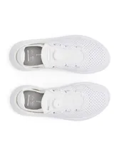 Championes de entrenamiento Under Armour modelo Slipspeed, color blanco. Presentan un diseño versátil con talón convertible para modo entrenamiento o recuperación, sistema de ajuste BOA y tecnología de amortiguación UA Flow. La parte superior es transpirable con perforaciones para ventilación.