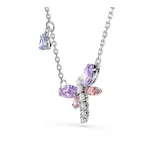 Colgante con diseño de libélula bañado en rodio, adornado con cristales Swarovski Zirconia transparentes en pavé, una perla de cristal en la cabeza y alas en tonos pastel rosa y morado. Incluye un pequeño dije adicional en forma de gota azul en la cadena.