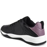 Championes Topper modelo Rod II, color negro con detalles en violeta malva. Diseño deportivo con capellada de cuero sintético perforado para mayor ventilación, cierre con cordones y suela de goma con entresuela blanca.