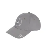 Gorra gris Adidas de la escudería Mercedes AMG Petronas, con logo bordado en el frente y el emblema de Adidas en el ala.