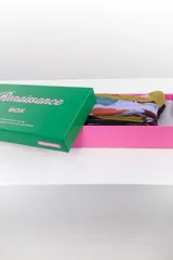 Set de tres pares de medias de caña media con diseños estampados.