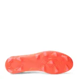 Championes de fútbol Puma Future 9 Play Fg/Ag, color naranja vibrante con detalles en blanco. Presentan un diseño texturizado en el empeine para un mejor control del balón, el logo de Puma en el lateral y una suela con tapones diseñados para superficies firmes y artificiales.