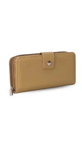 Billetera larga de diseño rectangular con cierre perimetral y solapa frontal con broche a presión. Cuenta con múltiples compartimentos internos para tarjetas, billetes y un monedero con cierre.