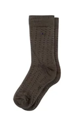 Par de medias marrones con patrón de puntos y líneas en azul marino.